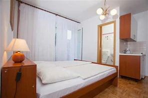 Povoljni apartmani — Makarska Holiday Home